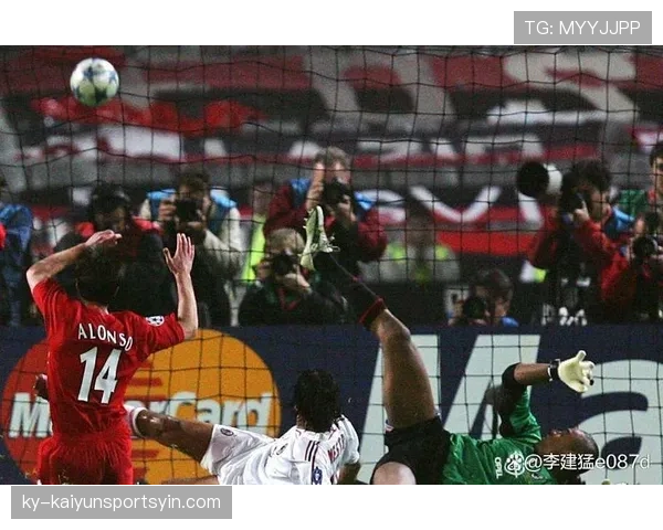 点球击中门框后能补射吗？规则如何判定二次触球